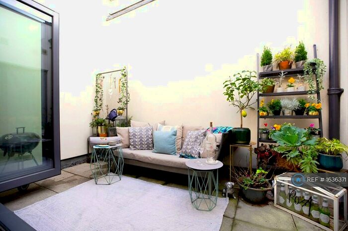 1 Bedroom Flat To Rent In Holloway Road, London, N7