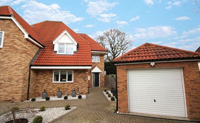 3 Bedroom Semi-Detached House To Rent In Mons Avenue, CM11