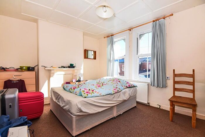 5 Bedroom Terraced House To Rent In Marston Street, Student Bedroom, OX4