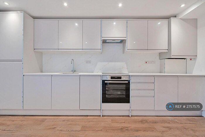 3 Bedroom Flat To Rent In Marlborough Road, Bounds Green, N22