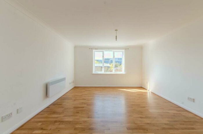 2 Bedroom Flat To Rent In Sopwith Way, Kingston, Kingston Upon Thames, KT2