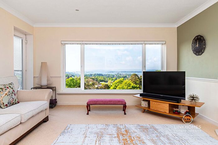 2 Bedroom Flat For Sale In - Highland Road, Poole, BH14
