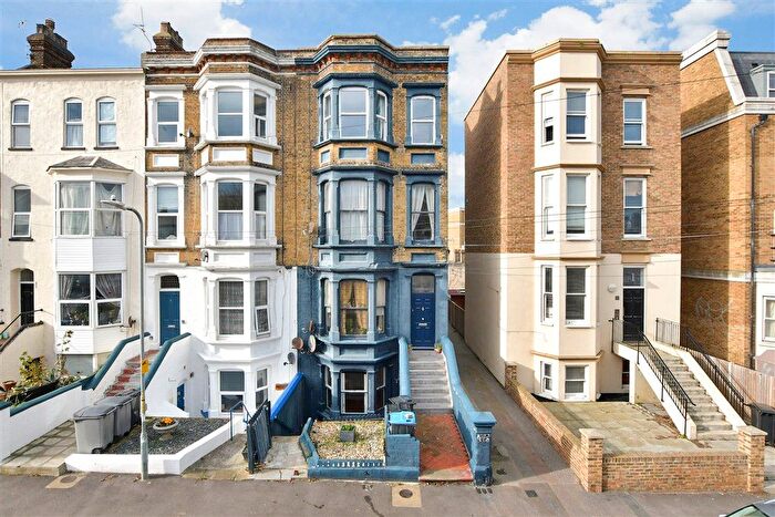 1 Bedroom Flat For Sale In Godwin Road, Cliftonville, Margate, Kent, CT9