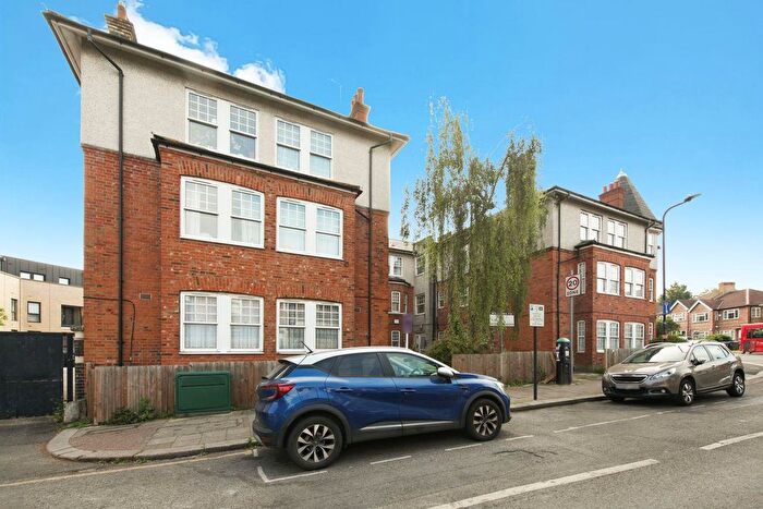 3 Bedroom Flat To Rent In Grange Road, London, NW10
