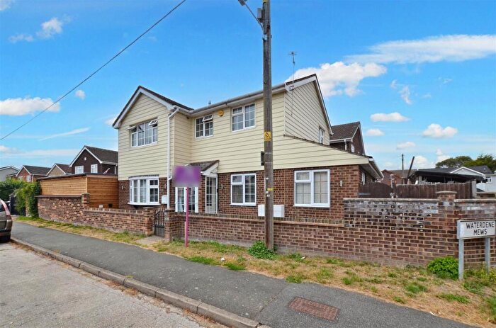 5 Bedroom Detached House For Sale In Church Parade, Canvey Island, SS8
