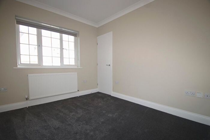 1 Bedroom Flat To Rent In Church Hill Garage, Orpington, BR6