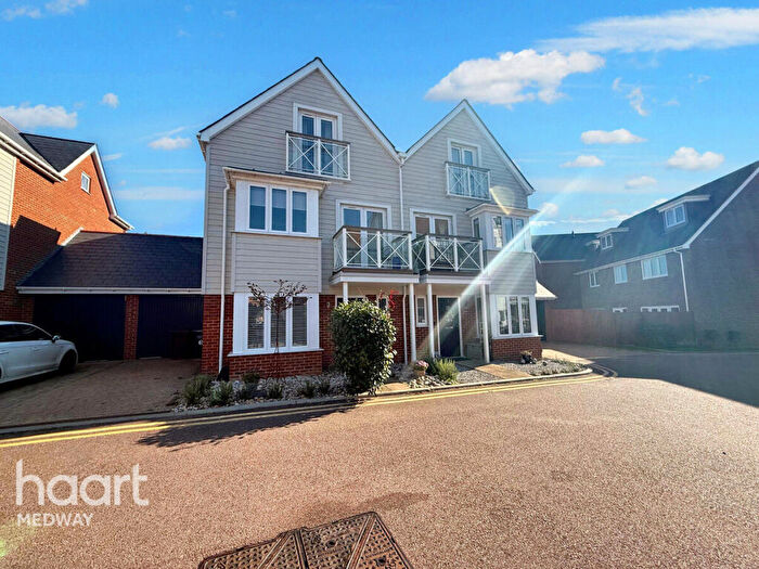 4 Bedroom Semi-Detached House For Sale In Wingate Close, Snodland, ME6