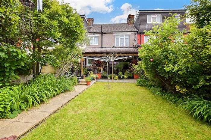 3 Bedroom Terraced House For Sale In Headley Drive, Ilford, Essex, IG2