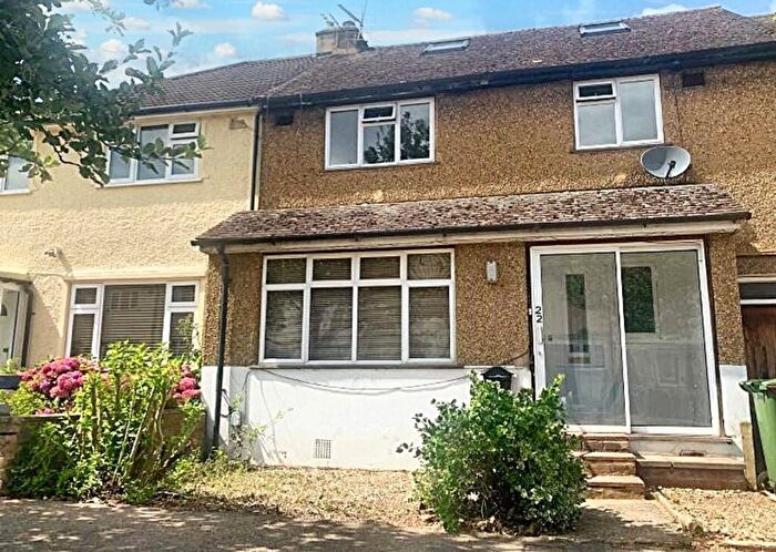 3 Bedroom Terraced House To Rent In Harvey Road, London Colney, AL2