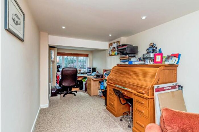 3 Bedroom House To Rent In Eachelhurst Road, Sutton Coldfield, B76