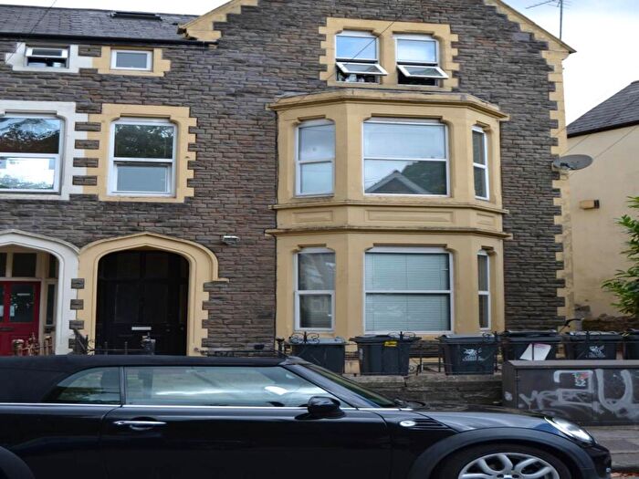 2 Bedroom Flat To Rent In Richmond Crescent, Roath, Cardiff, CF24