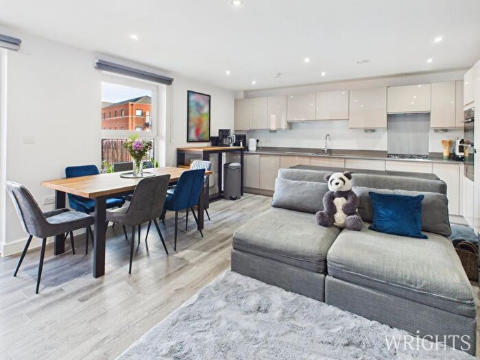 2 Bedroom Apartment For Sale In Bridge Road East, Welwyn Garden City, AL7