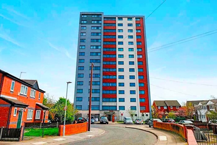 2 Bedroom Apartment To Rent In Dean House, L22