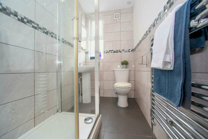 5 Bedroom Terraced House To Rent In Hessle View, Hyde Park, Leeds, LS6