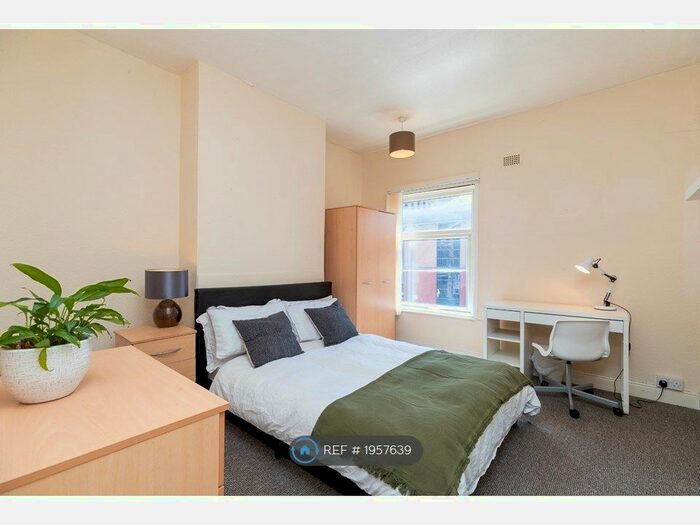 3 Bedroom Terraced House To Rent In Whitefriars Street, Coventry, CV1