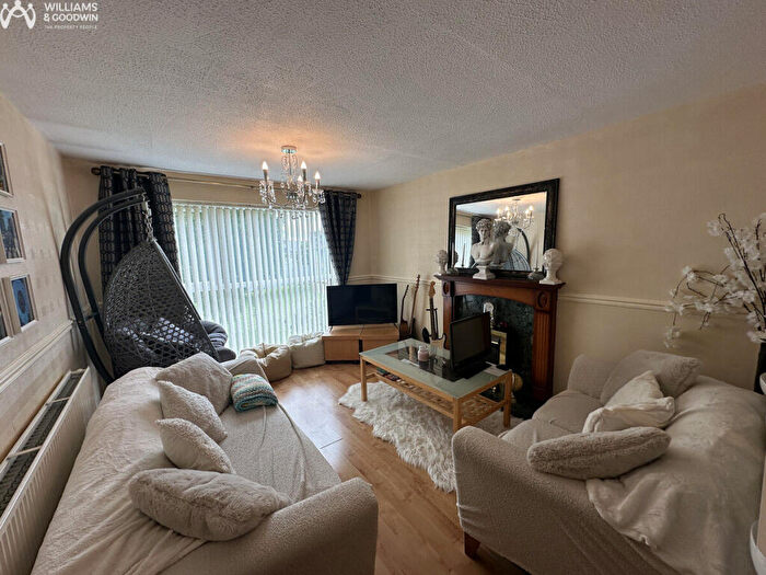 2 Bedroom Apartment For Sale In Ffordd Garnedd, Y Felinheli, Gwynedd, LL56