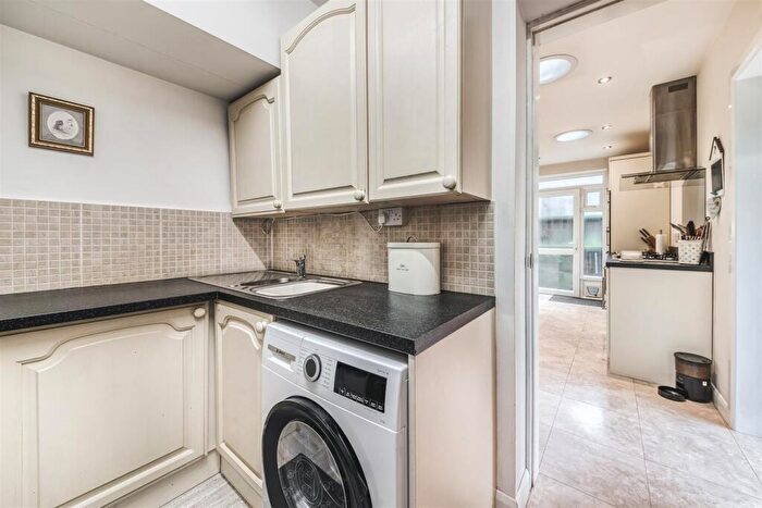 4 Bedroom Detached House For Sale In Avenue Road, Duffield, Belper, Derbyshire, DE56