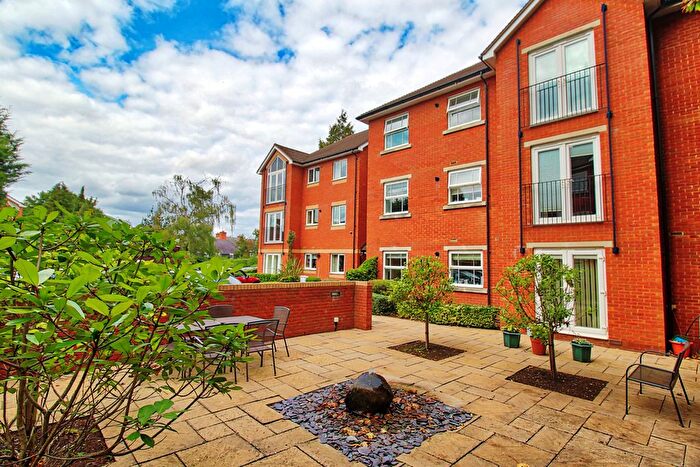 2 Bedroom Flat For Sale In Worcester Road, Droitwich, WR9