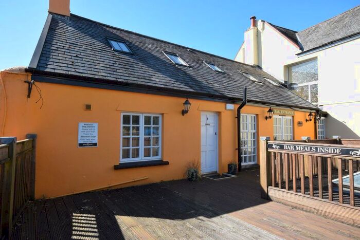 2 Bedroom Flat To Rent In Blacksmiths Arms, Bideford, Devon, EX39