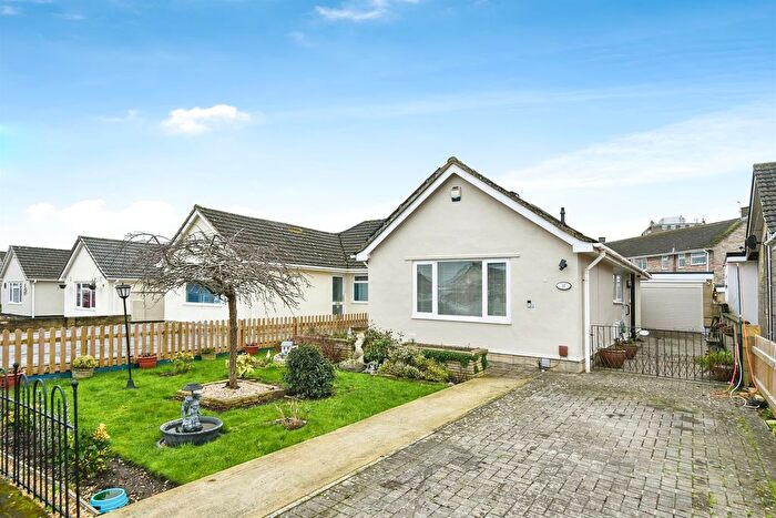 3 Bedroom Semi-Detached Bungalow For Sale In Barnard Close, Swindon, SN3