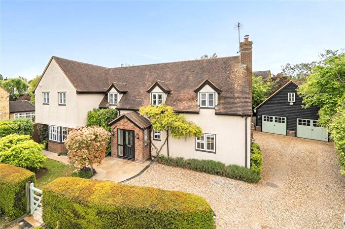 5 Bedroom Detached House For Sale In Clophill Road, Silsoe, Bedfordshire, MK45