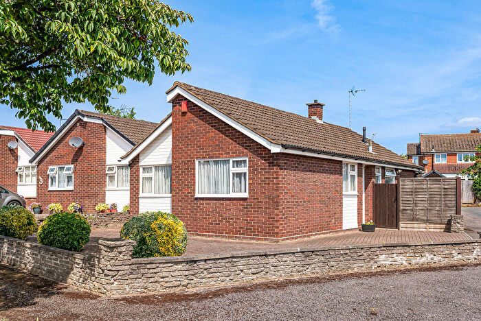 3 Bedroom Bungalow For Sale In Archers Wells, Bletchley, Milton Keynes, MK3