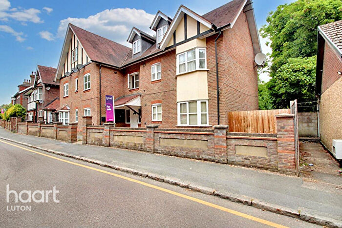 1 Bedroom Apartment For Sale In Downs Road, Luton, LU1