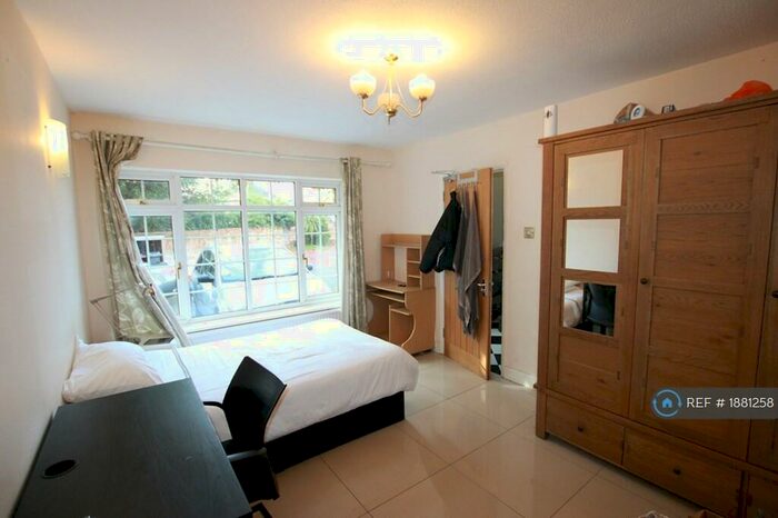 7 Bedroom Detached House To Rent In Crescent Road, Reading, RG1