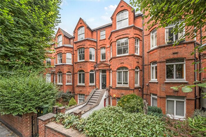2 Bedroom Apartment For Sale In Canfield Gardens, London, NW6