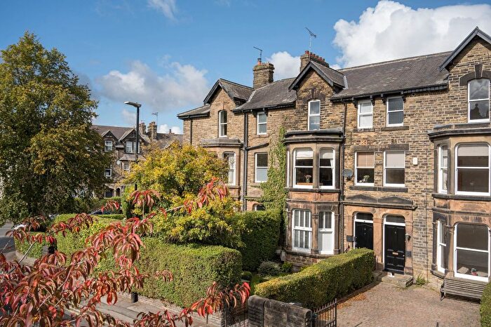 2 Bedroom Flat To Rent In Grove Road, Harrogate, HG1