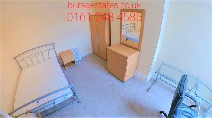 7 Bedroom Town House To Rent In Kingswood Road, Manchester, M14