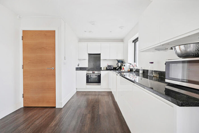 1 Bedroom Flat To Rent In Felton Hall House, George Row, SE16