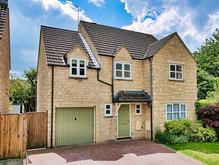 4 Bedroom Detached House To Rent In Swansfield, Lechlade, GL7
