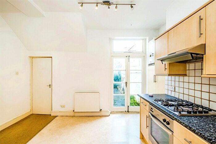 1 Bedroom Flat For Sale In Cissbury Road, Hove, East Sussex, BN3