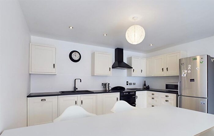 2 Bedroom Flat To Rent In Sherborne Street, Birmingham, B16