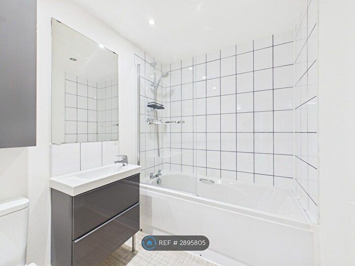 2 Bedroom Flat To Rent In St James Court, Darlington, DL1