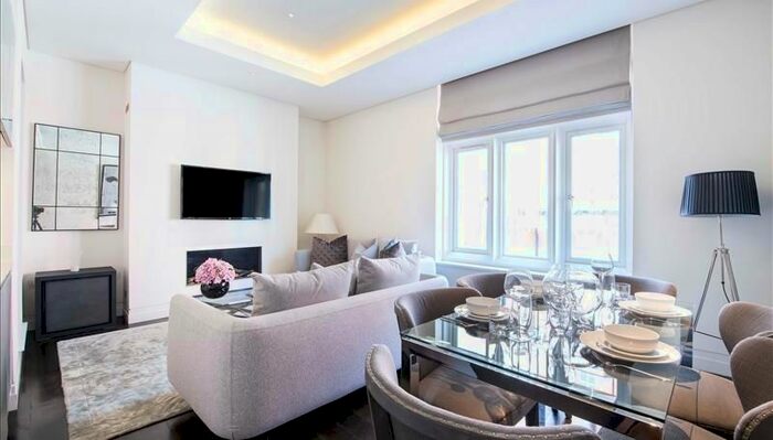 2 Bedroom Flat To Rent In Green Street, London, W1K