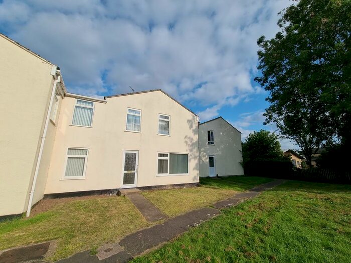 6 Bedroom End Of Terrace House To Rent In Amroth Mews, Sydenham, CV31