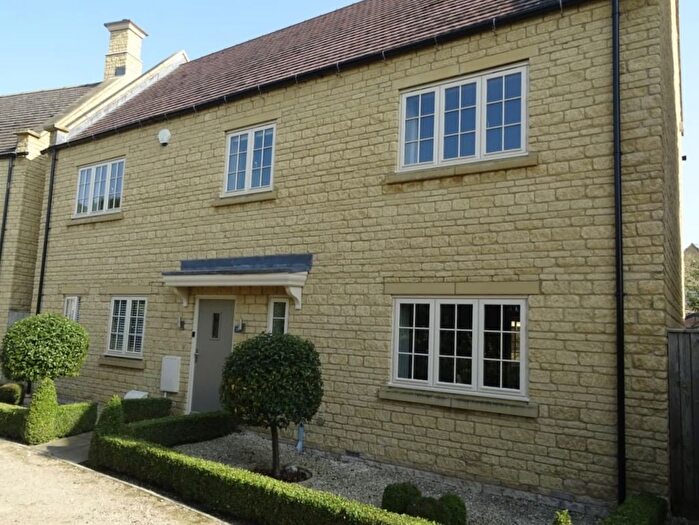 3 Bedroom Detached House For Sale In Sargent Square, Broadway, WR12