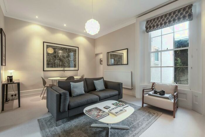 2 Bedroom Flat To Rent In Gloucester Avenue, Primrose Hill, London, NW1