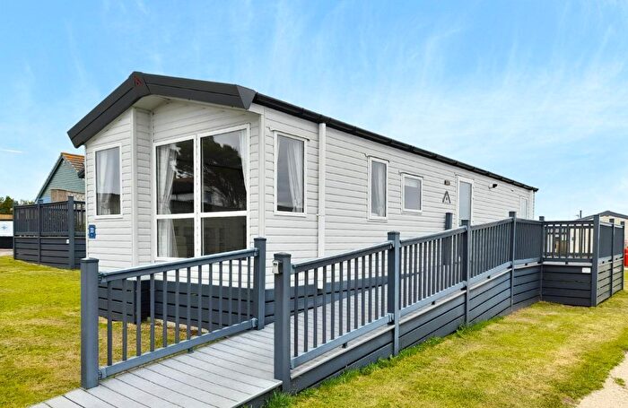 2 Bedroom Mobile/park Home For Sale In Sennen, Penzance, TR19