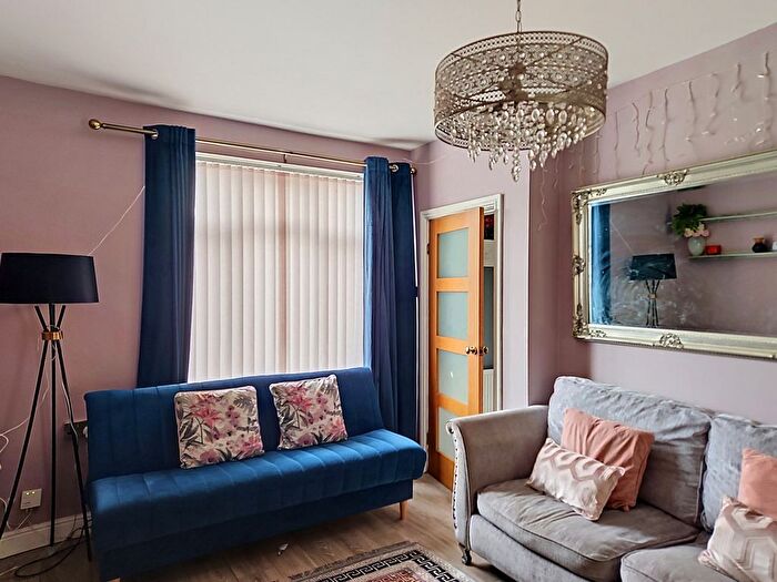 2 Bedroom End Of Terrace House For Sale In Dagnam Road, Sheffield, S2
