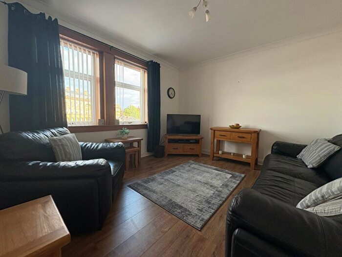 2 Bedroom Flat To Rent In Smith Street, Greenock, PA15