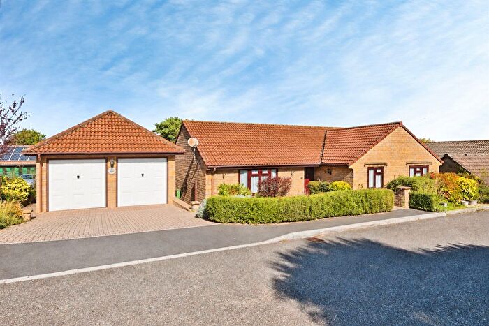3 Bedroom Detached Bungalow For Sale In Fox Meadows, Crewkerne, TA18