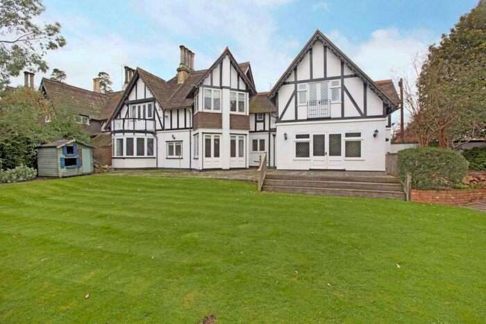 4 Bedroom End Of Terrace House To Rent In Lower Cookham Road Boulters Lock, SL6