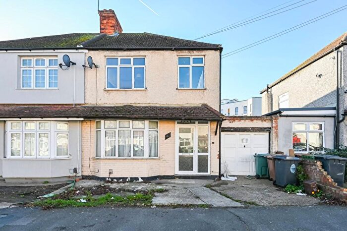 3 Bedroom Terraced House For Sale In Stirling Road, Walthamstow, London, E17