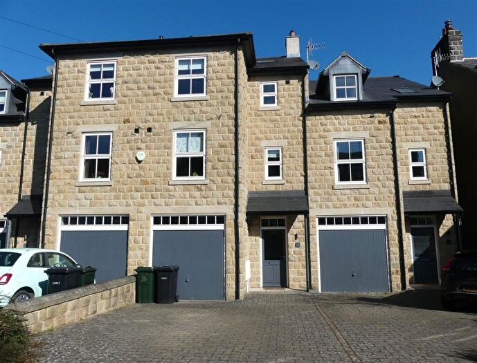 4 Bedroom Town House To Rent In Elim Court, Wharfe View Road, Ilkley, LS29