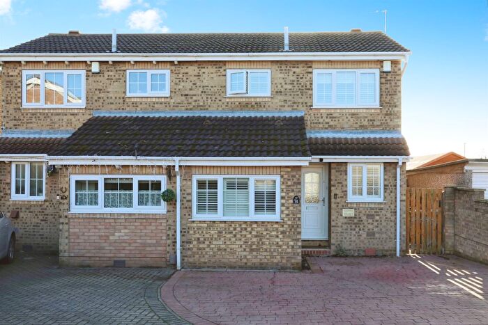 3 Bedroom Semi-Detached House For Sale In Colsterdale, Worksop, S81