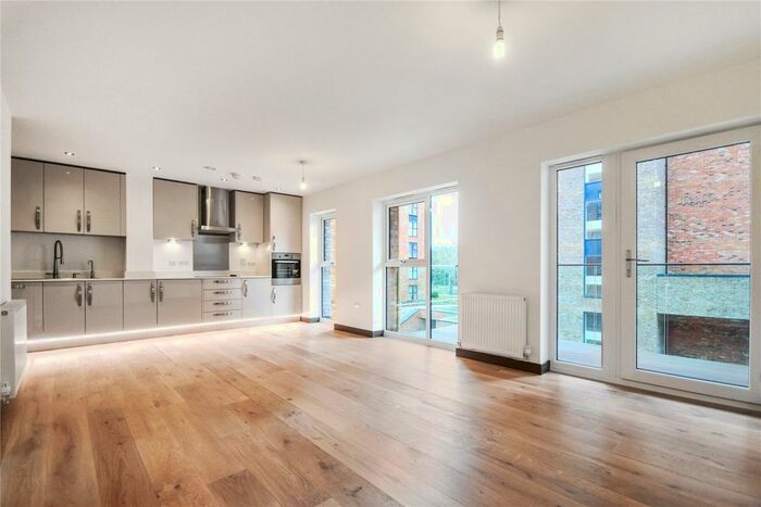 2 Bedroom Flat To Rent In William Mundy Way, Dartford, DA1