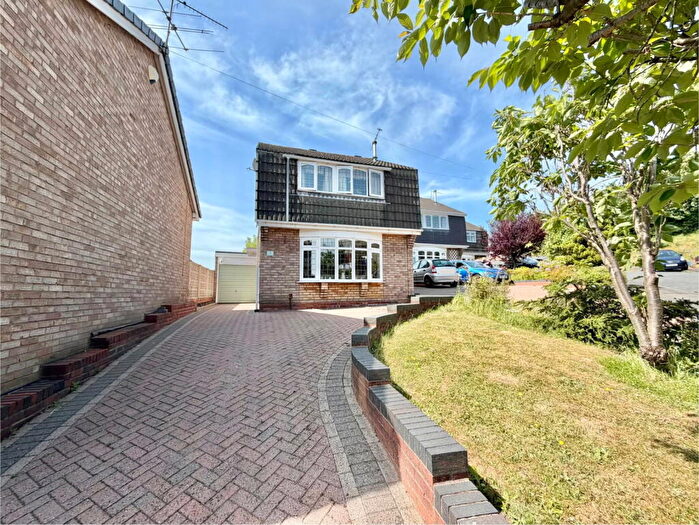 2 Bedroom Detached House For Sale In Glenwood Close, Brierley Hill, DY5